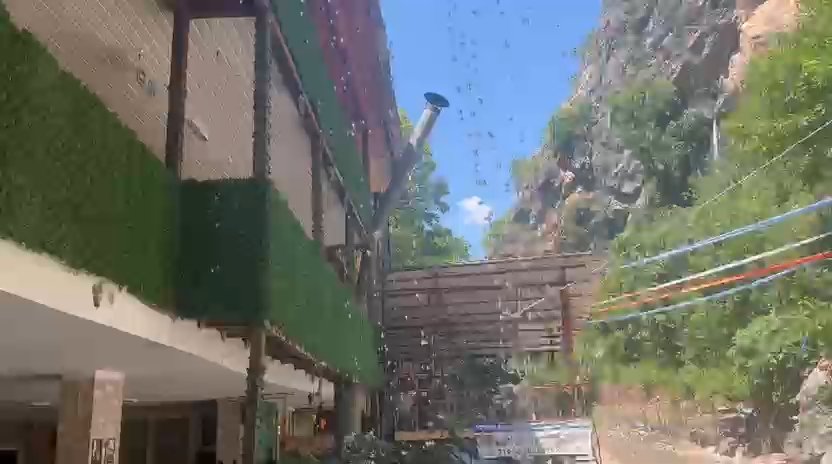 Cembatu Otel Şelale Manzarası