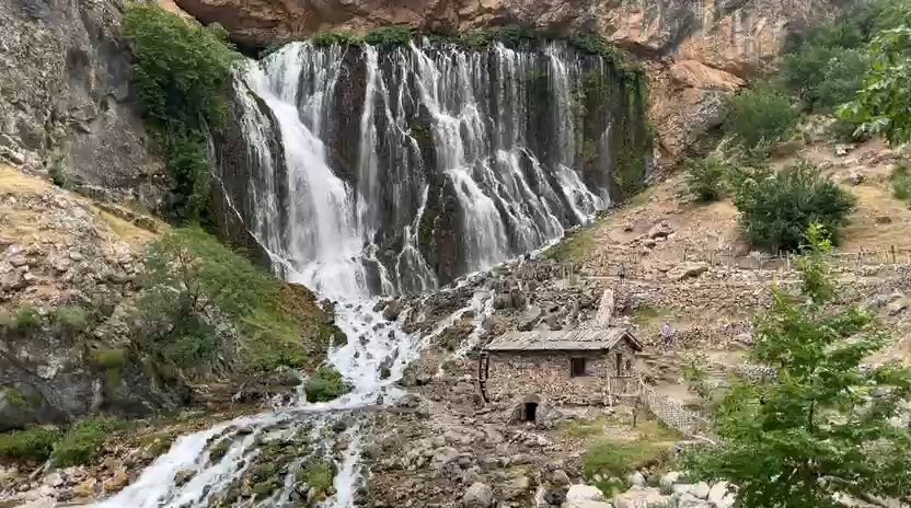 Cembatu Otel Şelale Manzarası